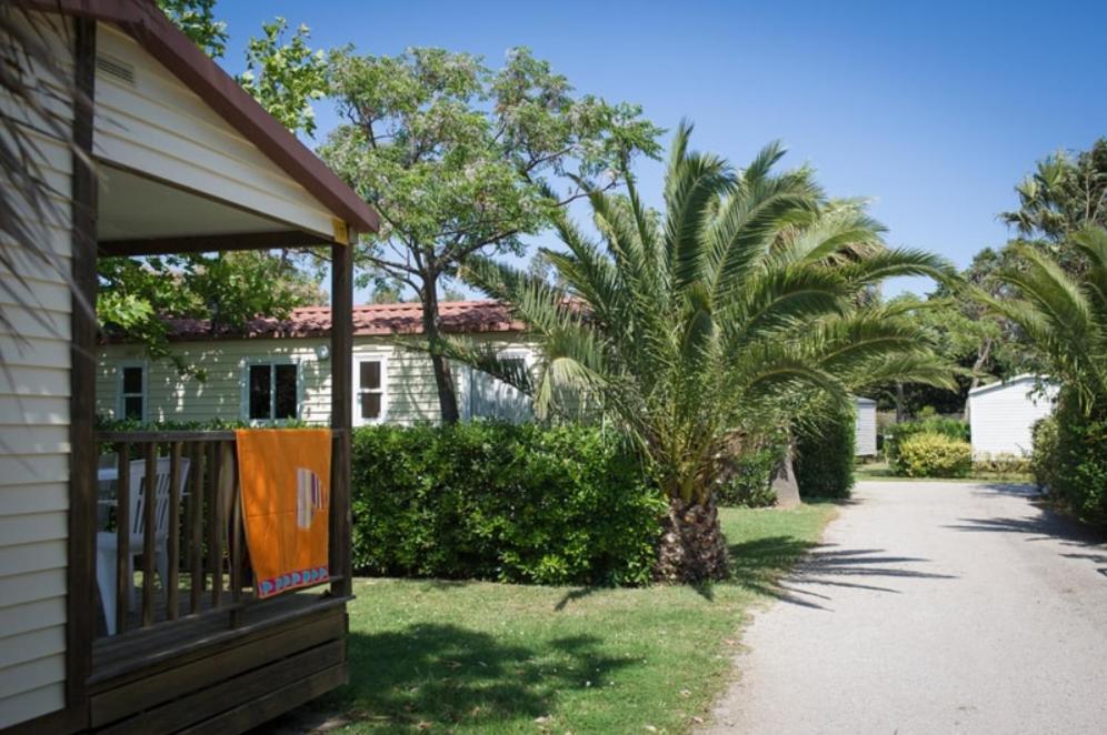 Camping Les Avignon - La Laune Villeneuve-lès-Avignon Екстериор снимка
