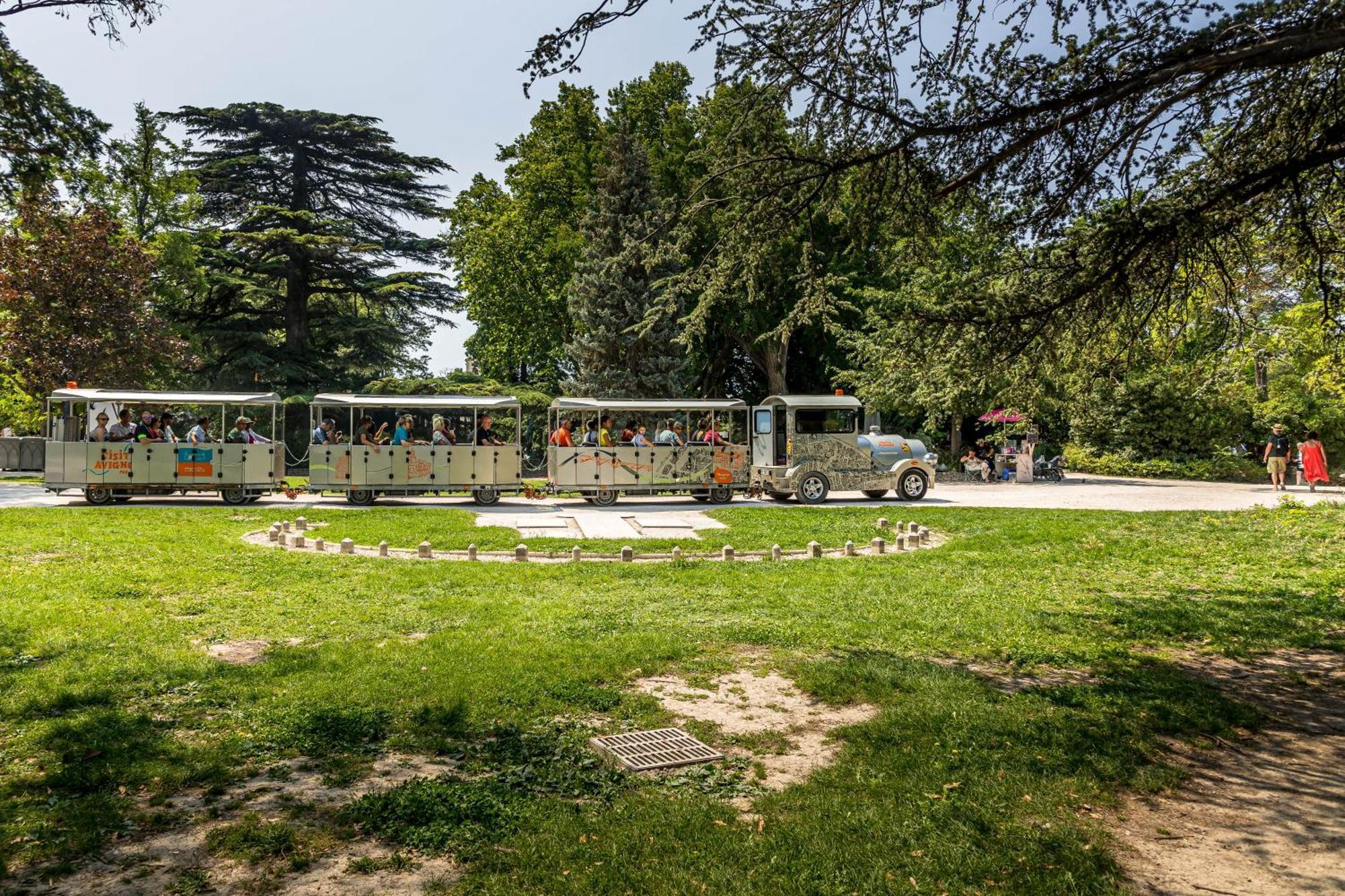 Camping Les Avignon - La Laune Villeneuve-lès-Avignon Екстериор снимка